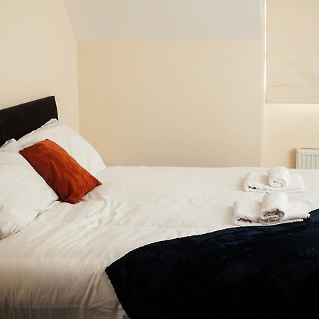 Avril Warwickshire Home Stay Nuneaton Ngoại thất bức ảnh
