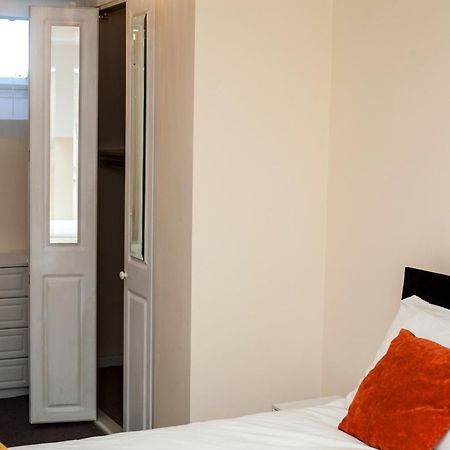 Avril Warwickshire Home Stay Nuneaton Ngoại thất bức ảnh