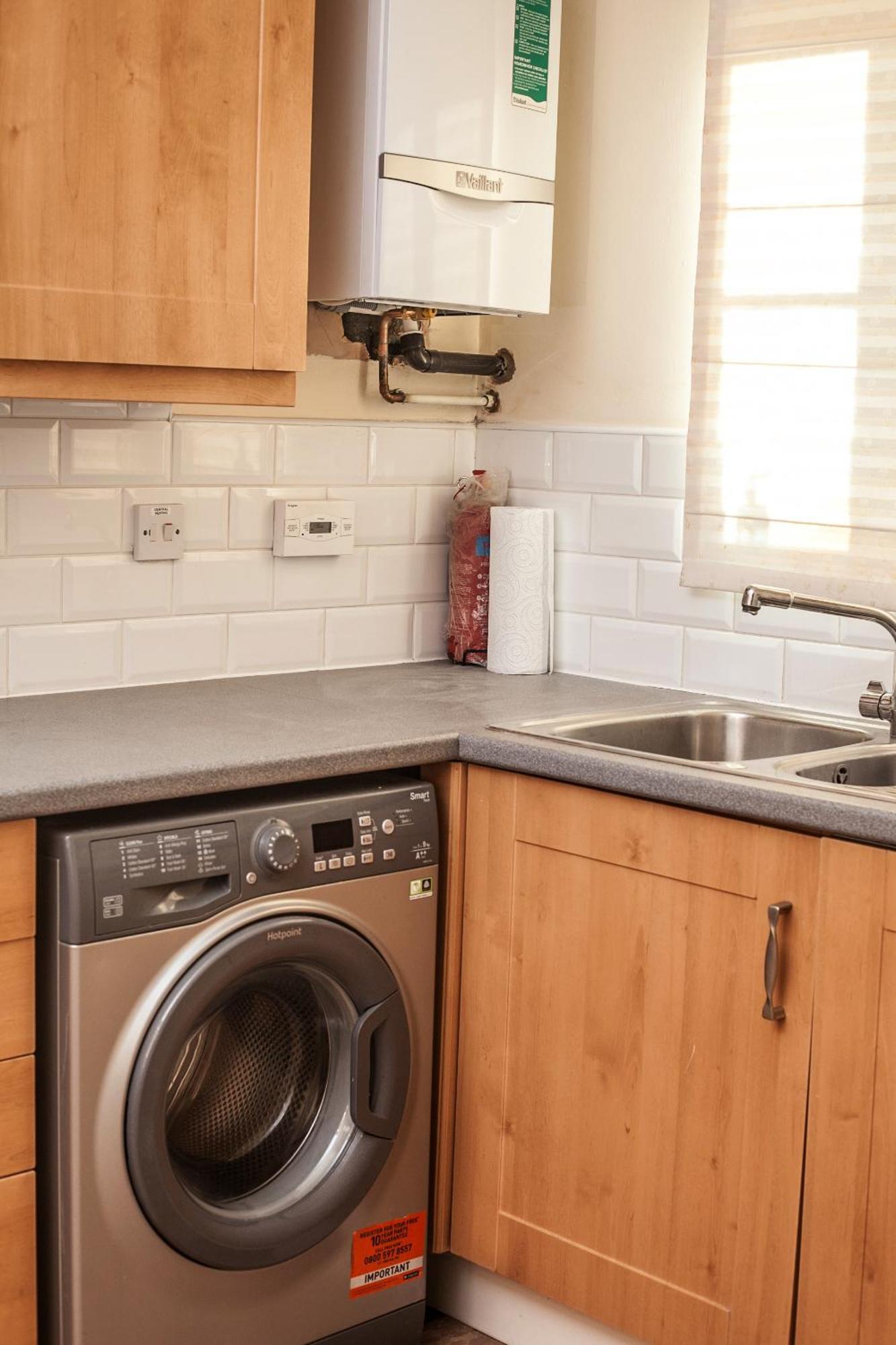 Avril Warwickshire Home Stay Nuneaton Ngoại thất bức ảnh