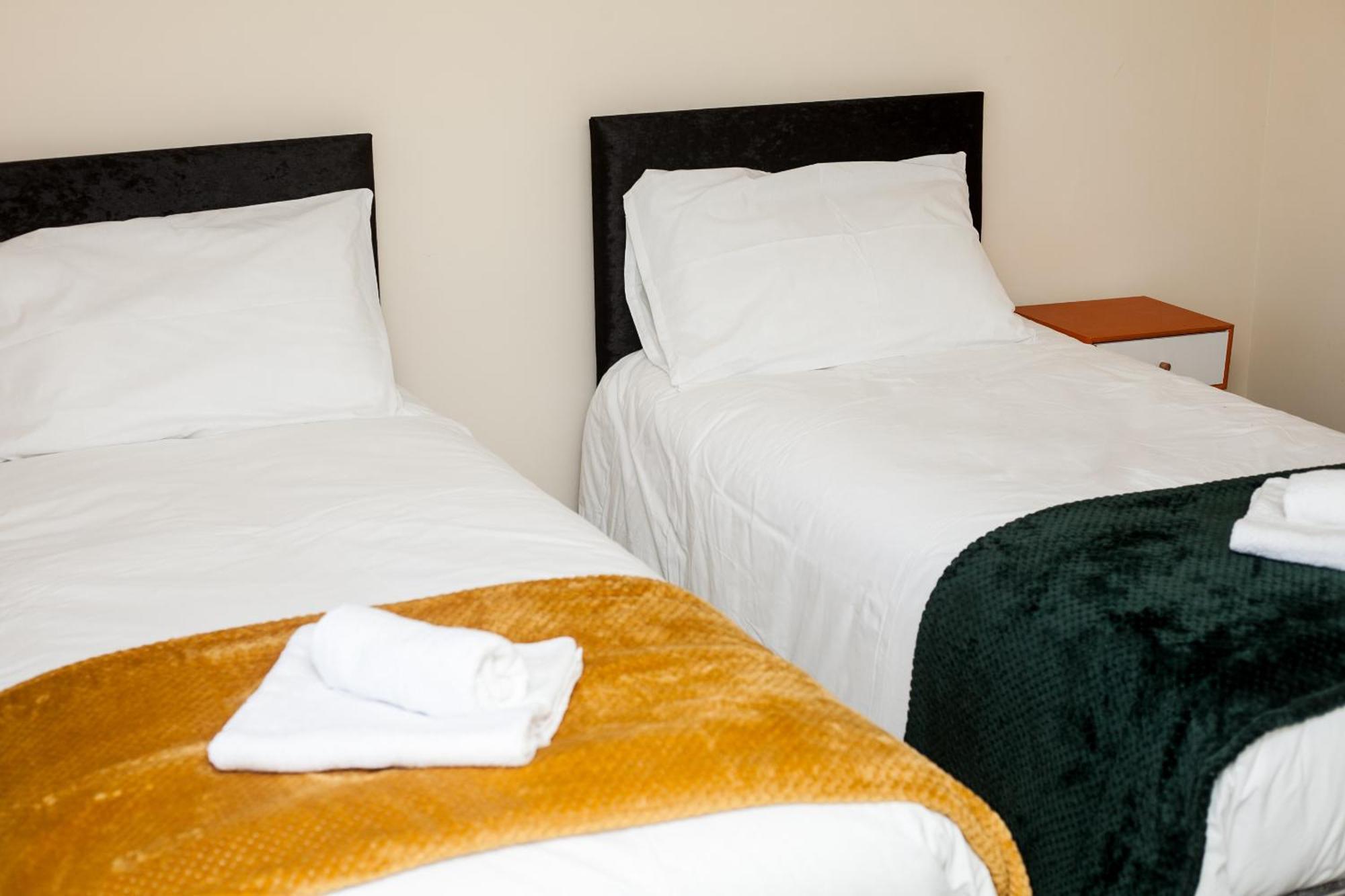 Avril Warwickshire Home Stay Nuneaton Ngoại thất bức ảnh