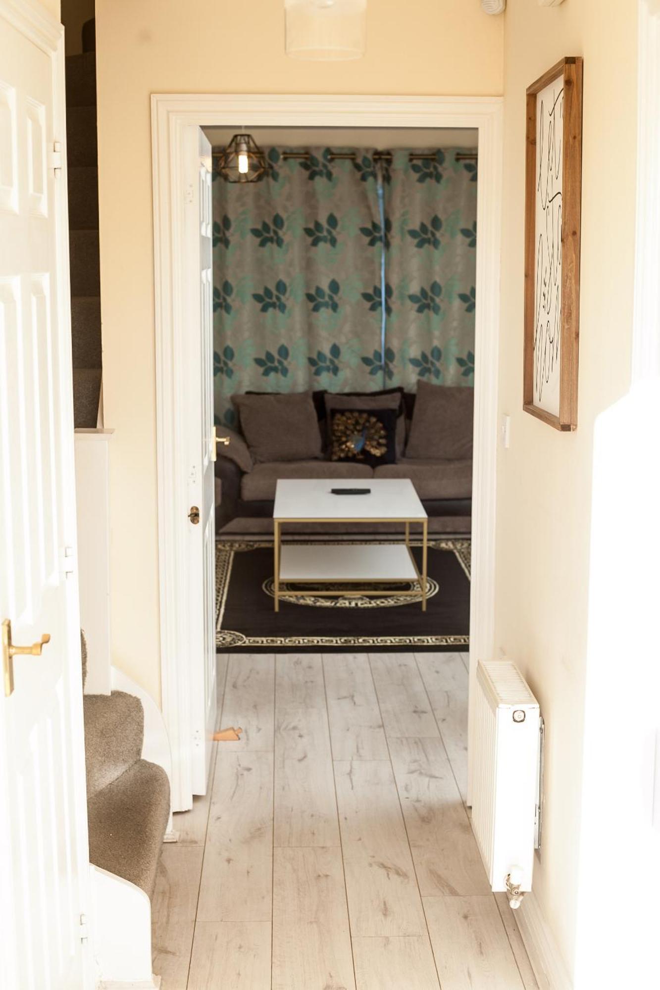 Avril Warwickshire Home Stay Nuneaton Ngoại thất bức ảnh