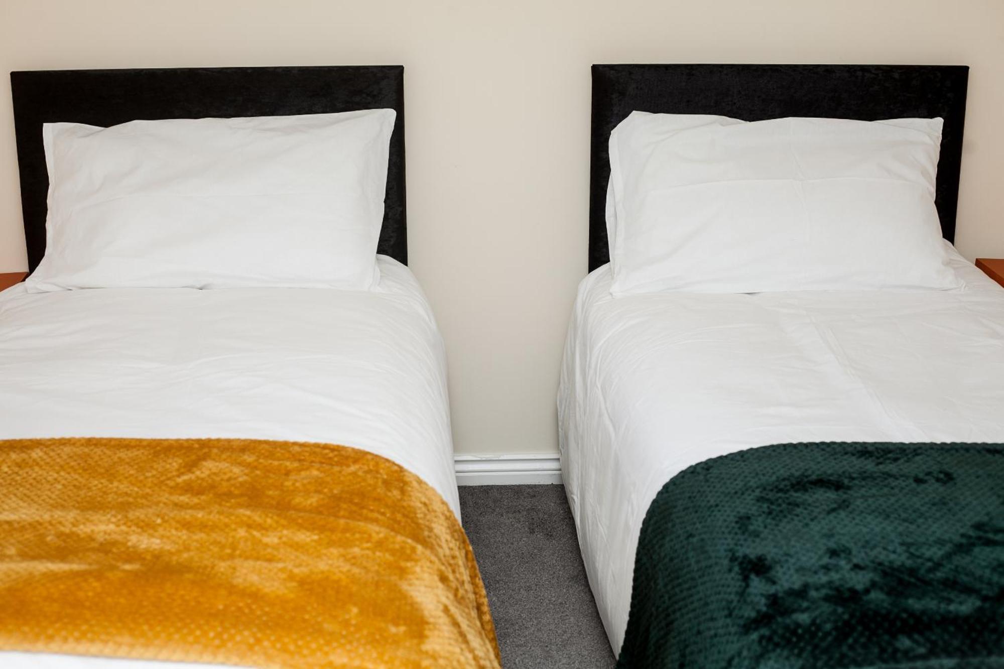 Avril Warwickshire Home Stay Nuneaton Ngoại thất bức ảnh