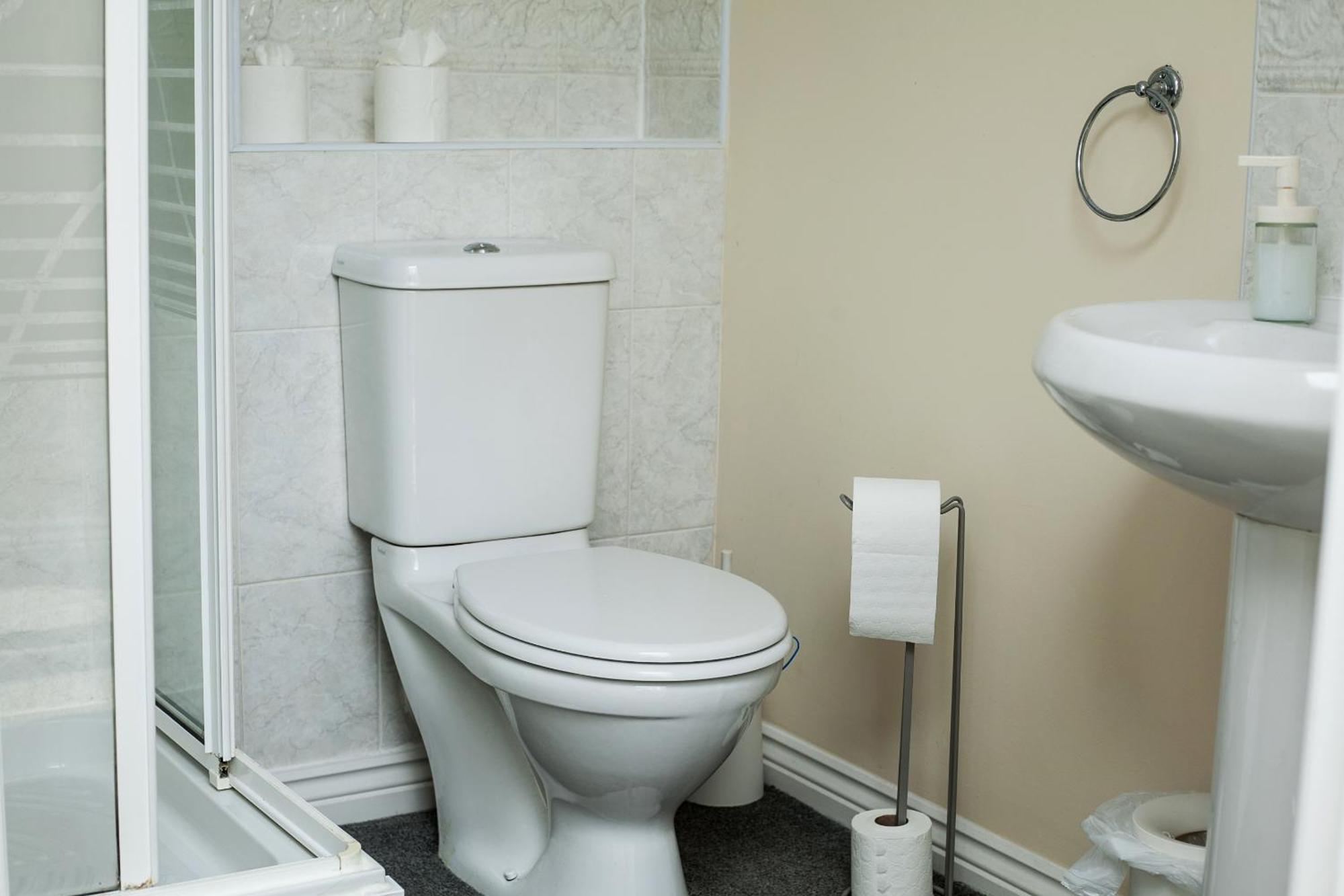 Avril Warwickshire Home Stay Nuneaton Ngoại thất bức ảnh