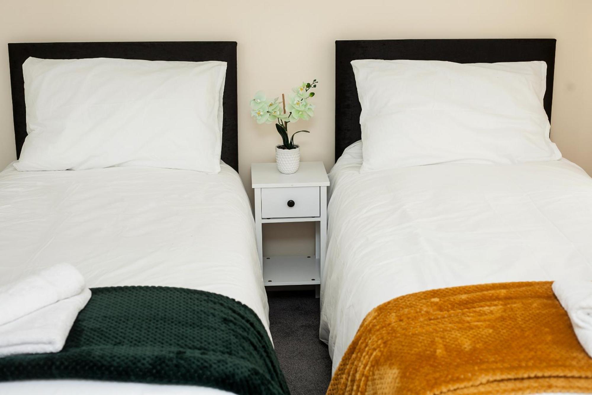 Avril Warwickshire Home Stay Nuneaton Ngoại thất bức ảnh