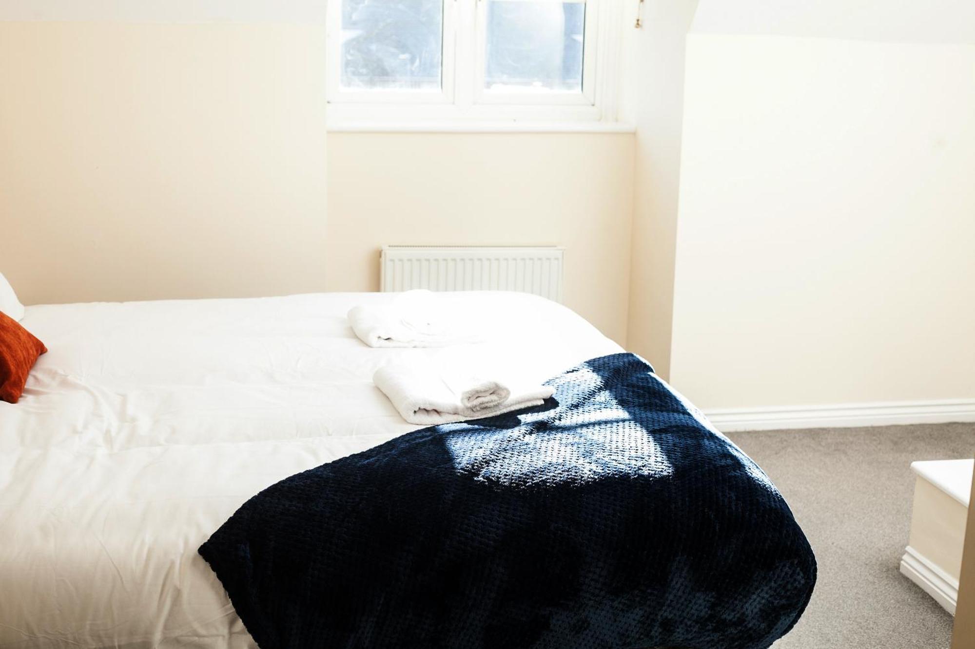 Avril Warwickshire Home Stay Nuneaton Ngoại thất bức ảnh