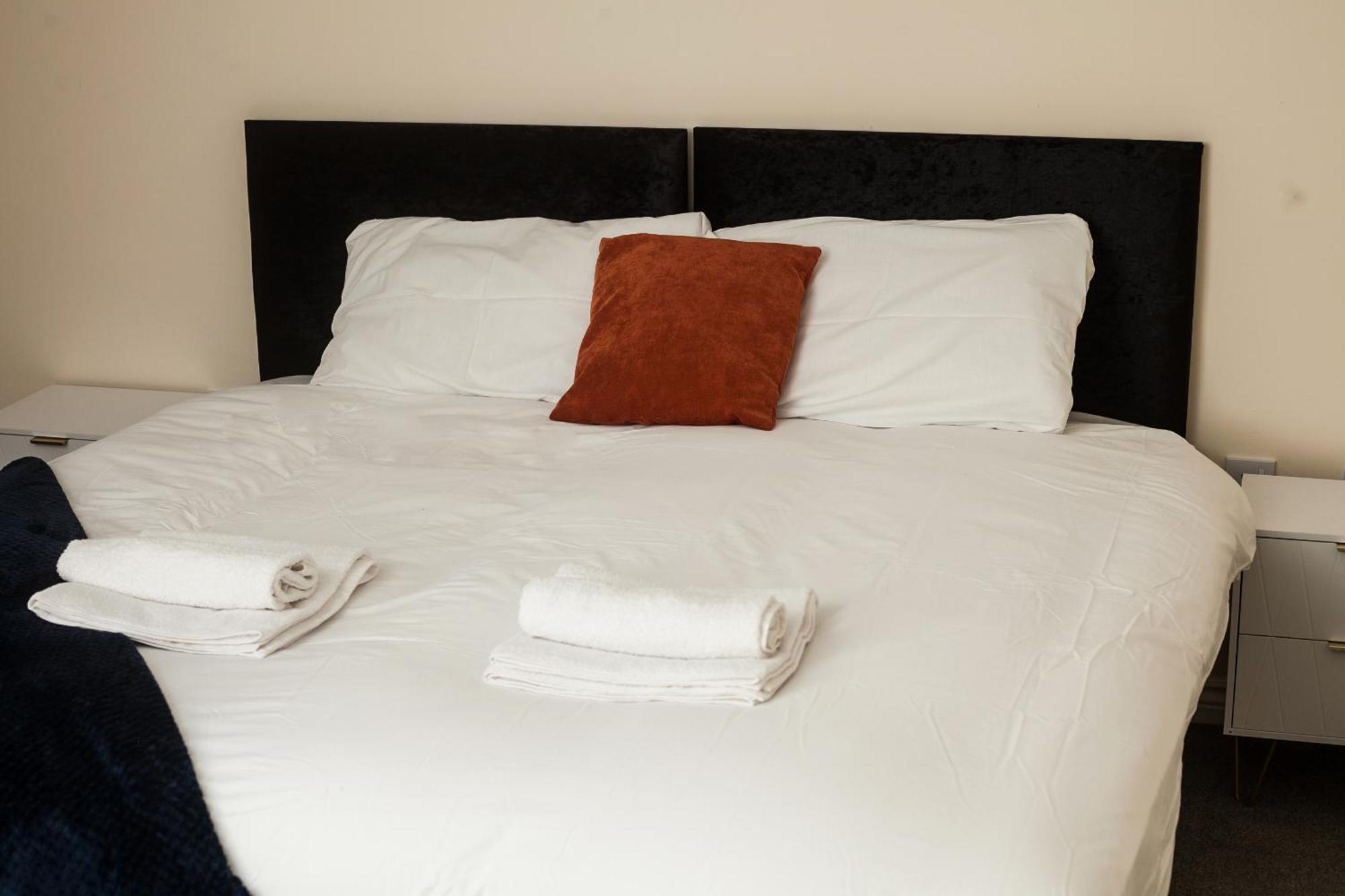 Avril Warwickshire Home Stay Nuneaton Ngoại thất bức ảnh