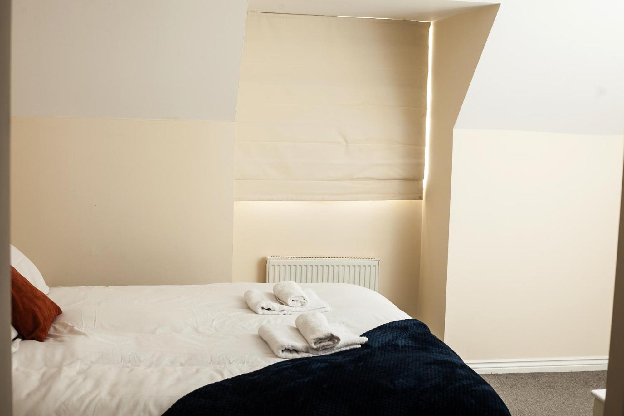 Avril Warwickshire Home Stay Nuneaton Ngoại thất bức ảnh