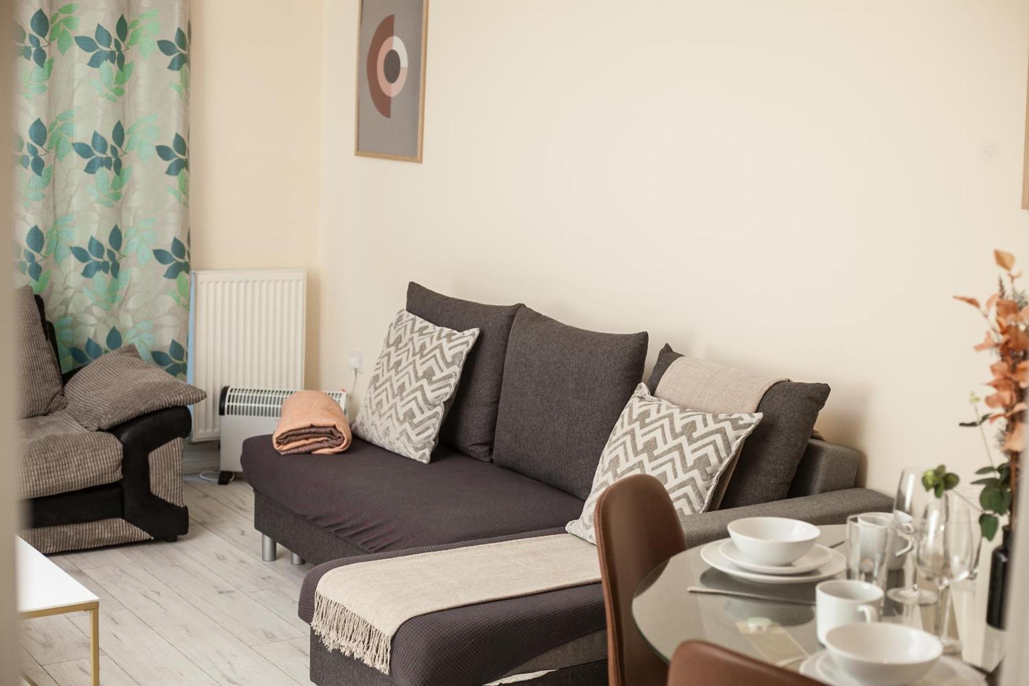 Avril Warwickshire Home Stay Nuneaton Ngoại thất bức ảnh