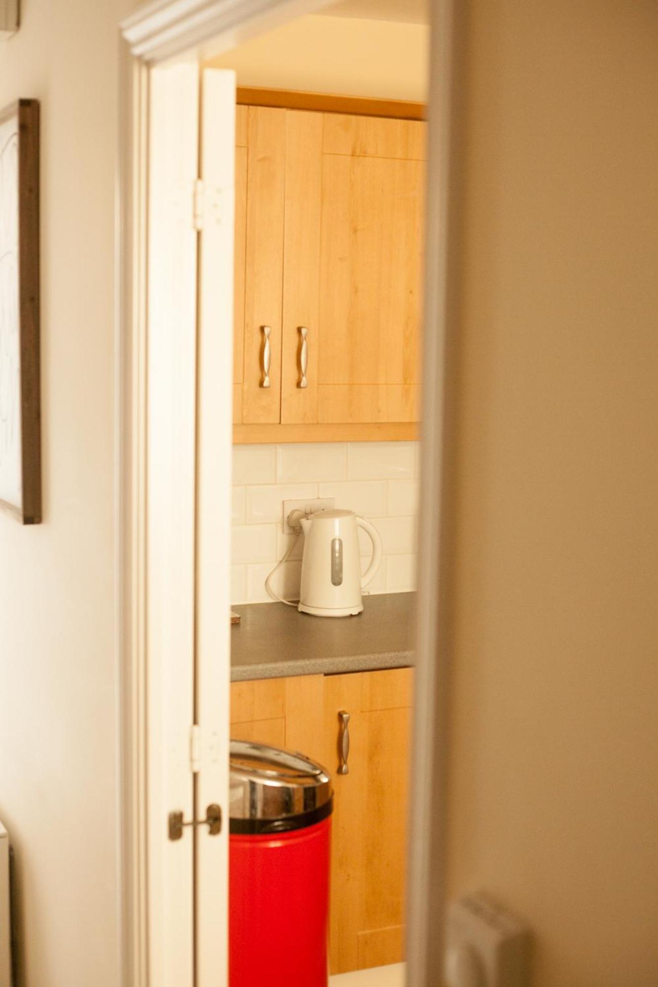 Avril Warwickshire Home Stay Nuneaton Ngoại thất bức ảnh