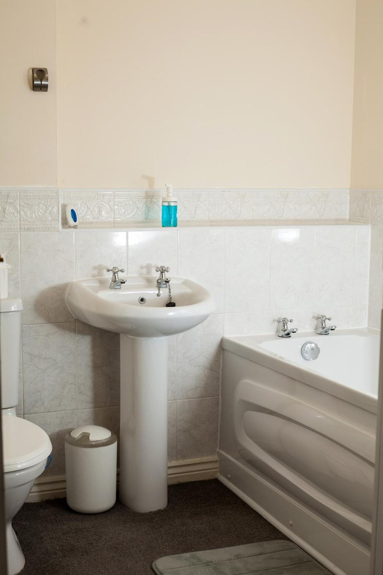Avril Warwickshire Home Stay Nuneaton Ngoại thất bức ảnh