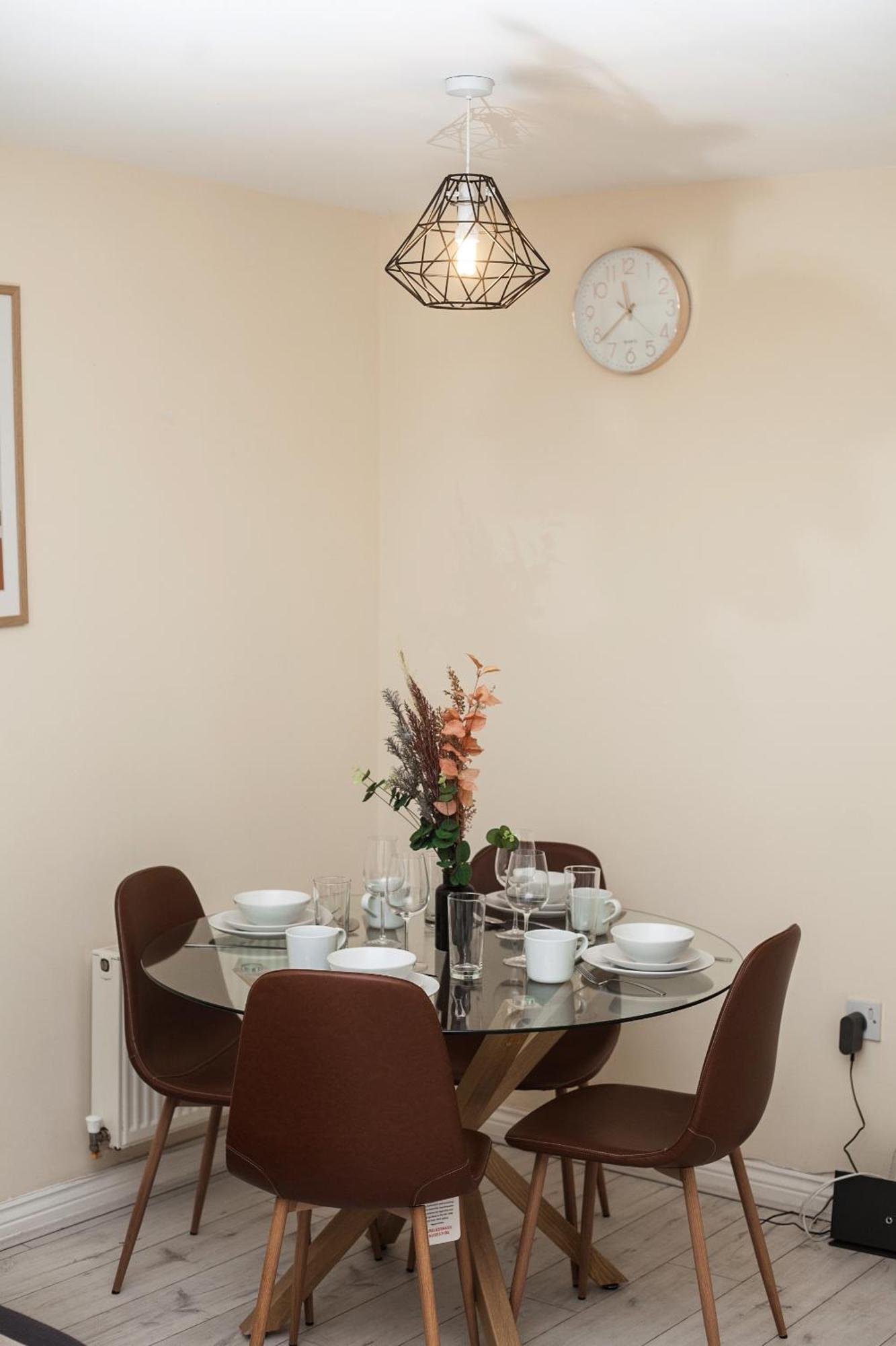 Avril Warwickshire Home Stay Nuneaton Ngoại thất bức ảnh