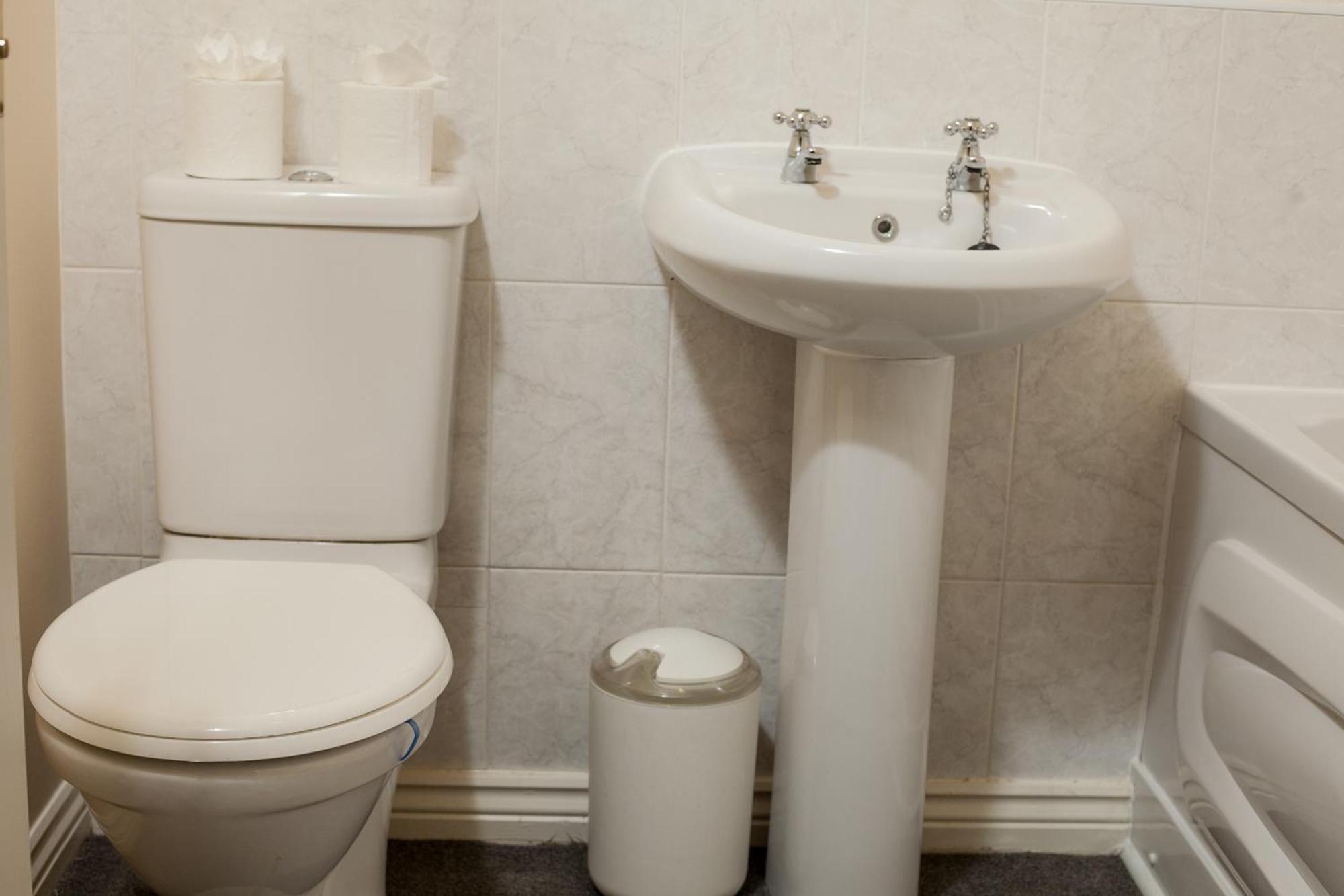 Avril Warwickshire Home Stay Nuneaton Ngoại thất bức ảnh