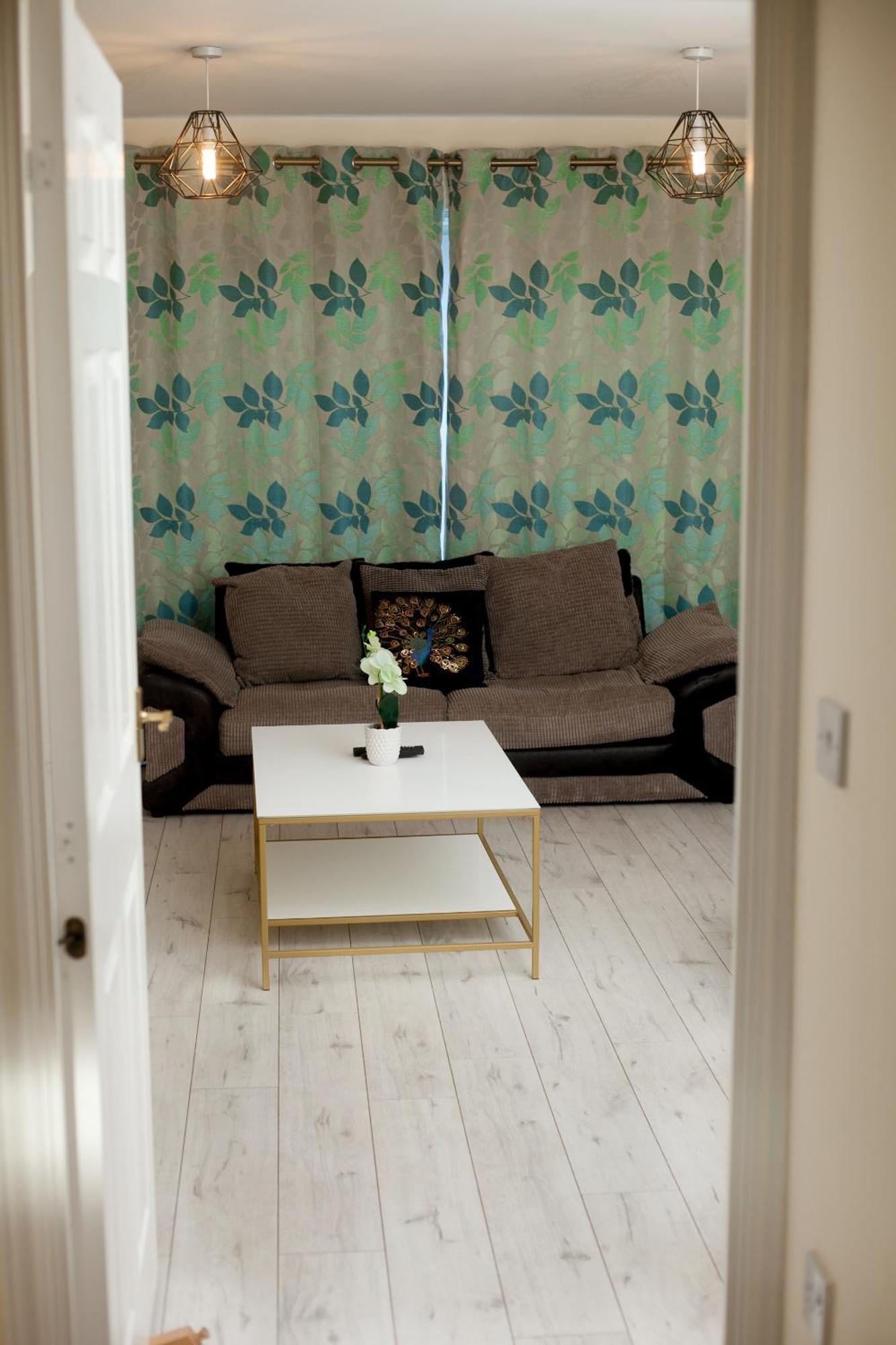 Avril Warwickshire Home Stay Nuneaton Ngoại thất bức ảnh